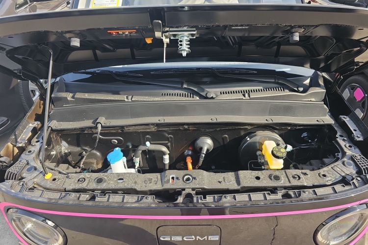 吉利银河 2025款 210km 熊猫卡丁机舱底盘24