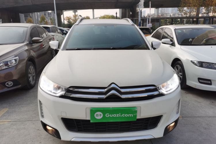 雪铁龙C3-XR 2018款 1.6L 自动先锋型车身外观2