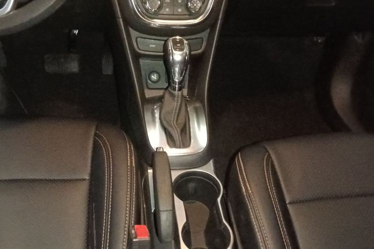 别克 昂科拉 2015款 1.4T 自动两驱都市精英型中控内饰18