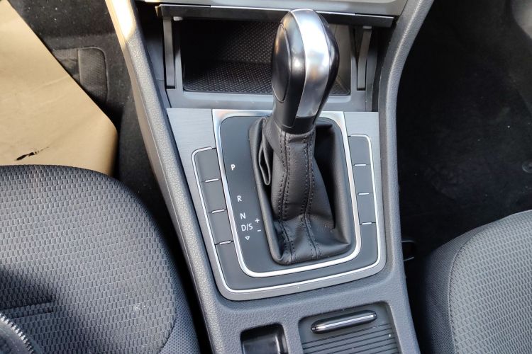 大众 高尔夫 2016款 1.6L 自动舒适型中控内饰18