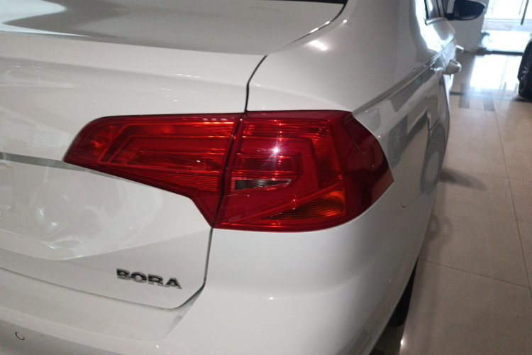 大众 宝来 2018款 1.5L 自动舒适型车身外观9