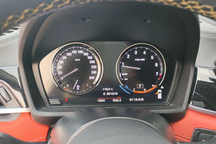 宝马X2 2023款 sDrive25i M运动曜夜版中控内饰14