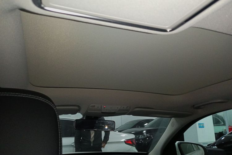 奔驰C级 2021款 C 200 L 时尚型运动版局部细节22