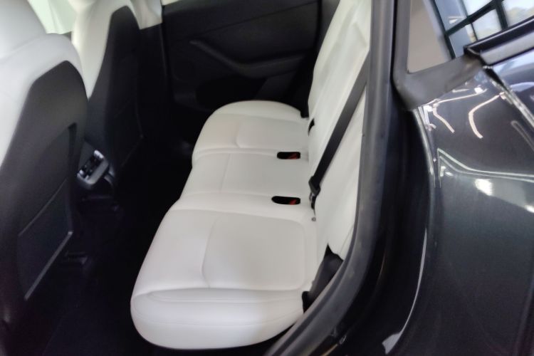 特斯拉 Model Y 2024款 后轮驱动版中控内饰7004