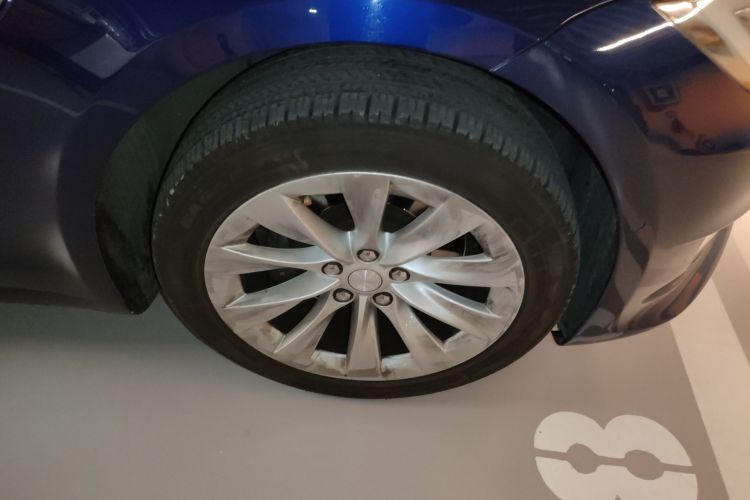 特斯拉 2017款 Model S 75D 标准续航版车身外观10