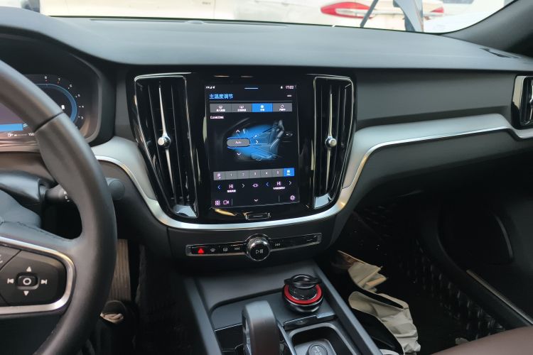 沃尔沃S60 2023款 B4 智逸豪华版中控内饰16