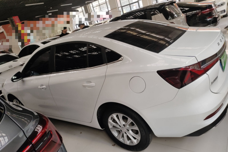 荣威i5 2023款 1.5L CVT豪华版车身外观4