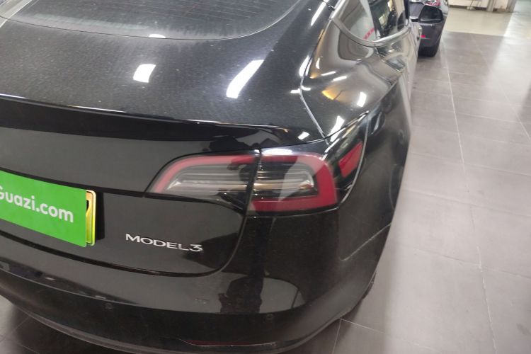 特斯拉 Model 3 2022款 后轮驱动版车身外观9