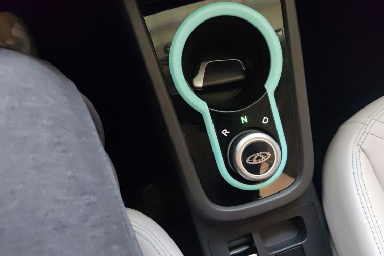 奇瑞新能源 小蚂蚁 2021款 20万蚁粉款 才气版 三元锂 301km中控内饰18