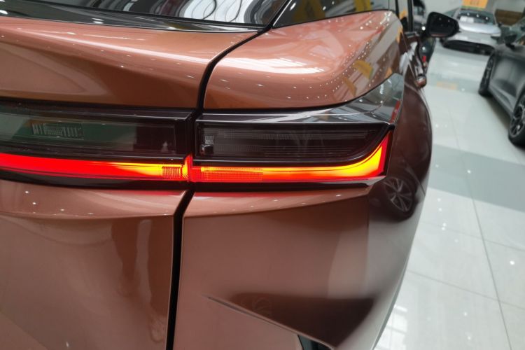 雷克萨斯RZ 2023款 450e 四驱纵享版车身外观6006