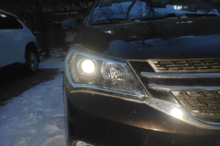 吉利汽车 金刚 2016款 1.5L 手动精英型车身外观8