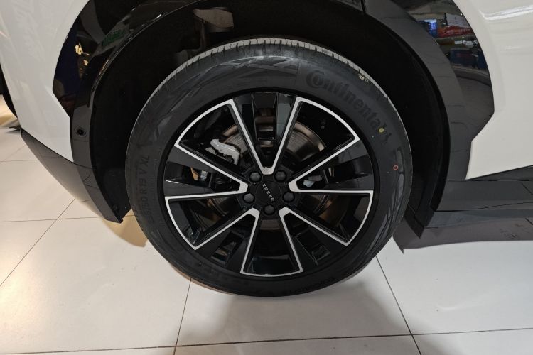 极氪X 2025款 四座后驱魔方版车身外观6008