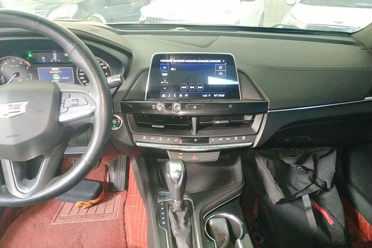 凯迪拉克CT4 2020款 28T 时尚型中控内饰16