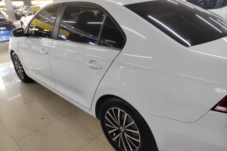 大众 桑塔纳 2021款 1.5L 手动风尚版车身外观4