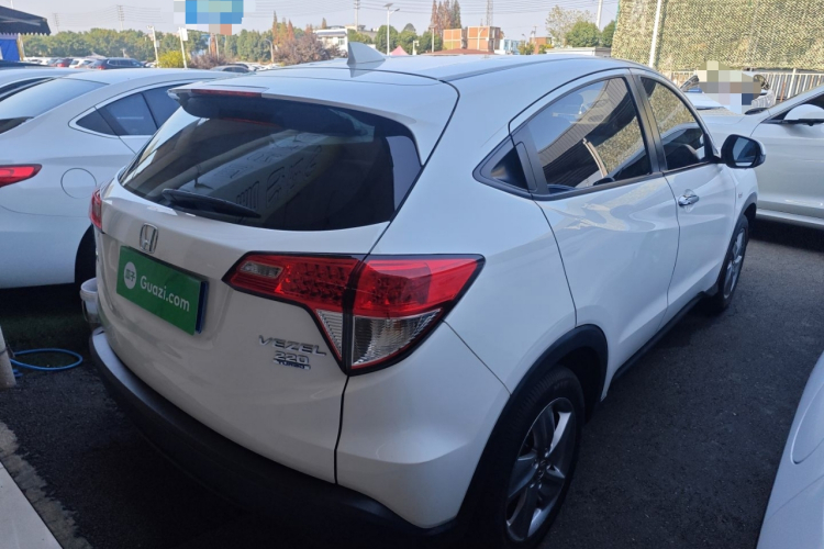 本田 缤智 2020款 220 TURBO CVT精英版车身外观7