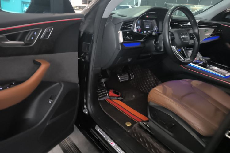 奥迪Q8 2019款 55 TFSI 臻选动感型中控内饰20