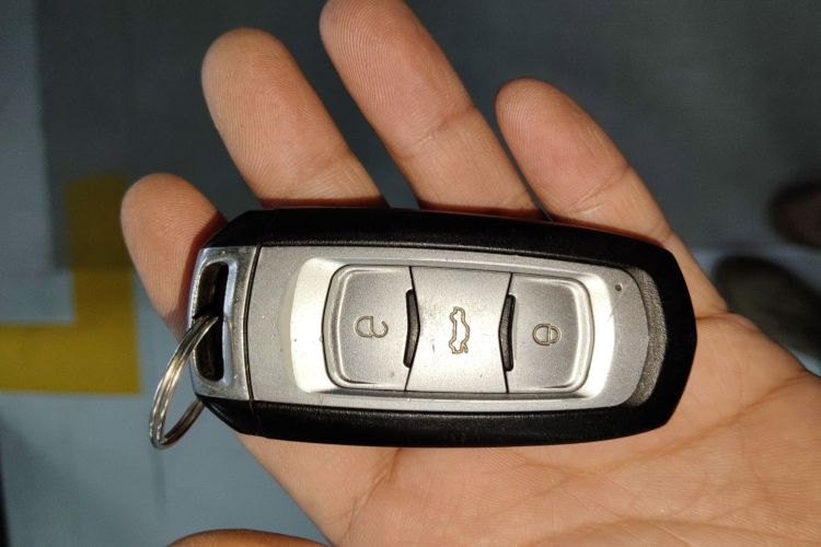 吉利汽车 帝豪 2016款 三厢 1.5L CVT向上版中控内饰11