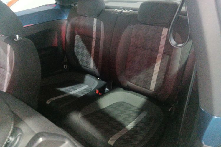 大众 甲壳虫 2017款 180TSI 宜乐版中控内饰21