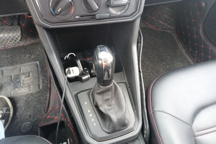 大众 捷达 2017款 1.5L 自动时尚型中控内饰18