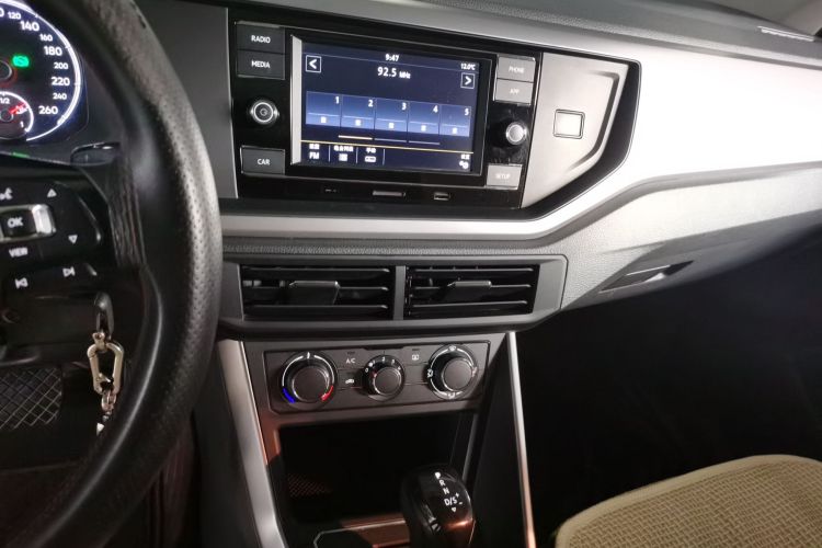 大众 Polo 2019款 Plus 1.5L 自动全景乐享版中控内饰16