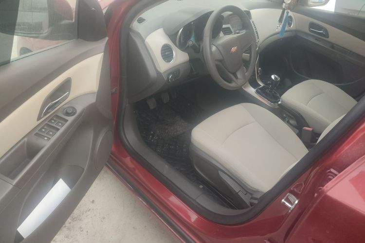 雪佛兰 科鲁兹 2015款 1.5L 经典 SL MT中控内饰20