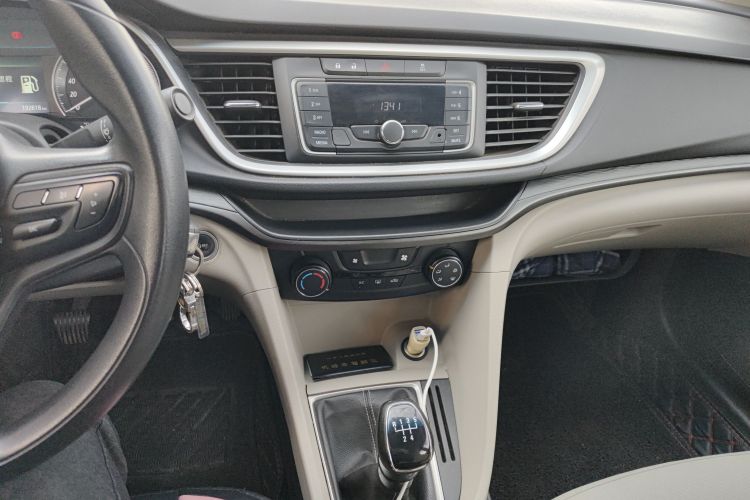 别克 英朗 2015款 15N 手动精英型中控内饰16