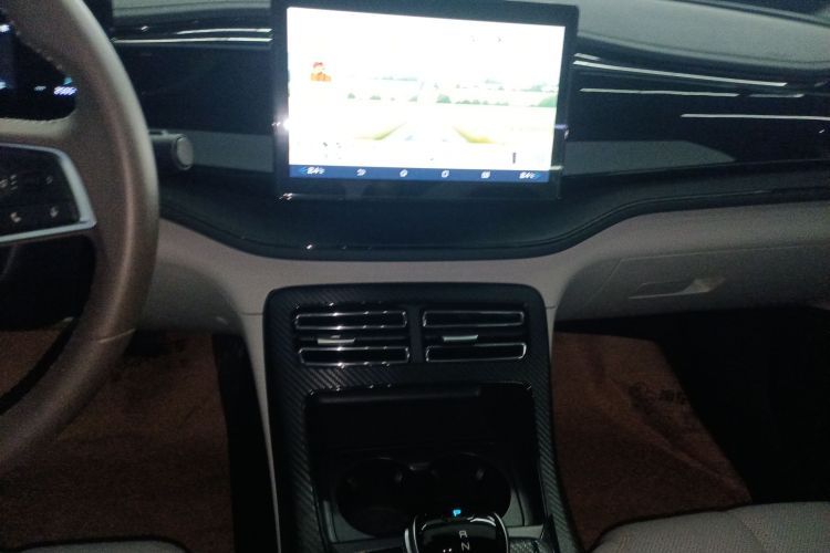 比亚迪 秦PLUS 2024款 荣耀版 DM-i 55KM领先型中控内饰16