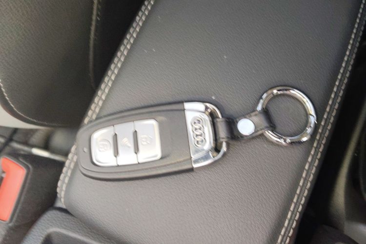 奥迪Q3 2019款 35 TFSI 进取动感型中控内饰7001