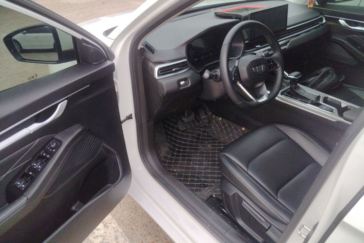 吉利汽车 帝豪 2025款 第4代 1.5L CVT尊贵型中控内饰20