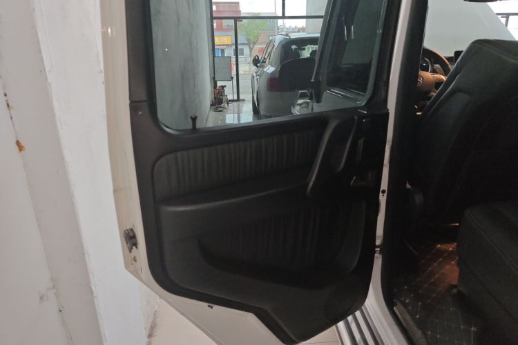 奔驰G级（平行进口） G550 自动4.0T V8 中控内饰49