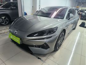 腾势Z9GT 2024款 1100四驱Ultra版