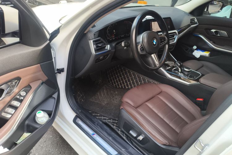 宝马3系 2021款 325Li M运动套装中控内饰7003