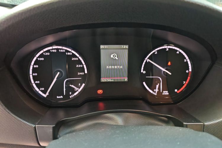 观致5 2017款 1.6T 自动尊贵型中控内饰14