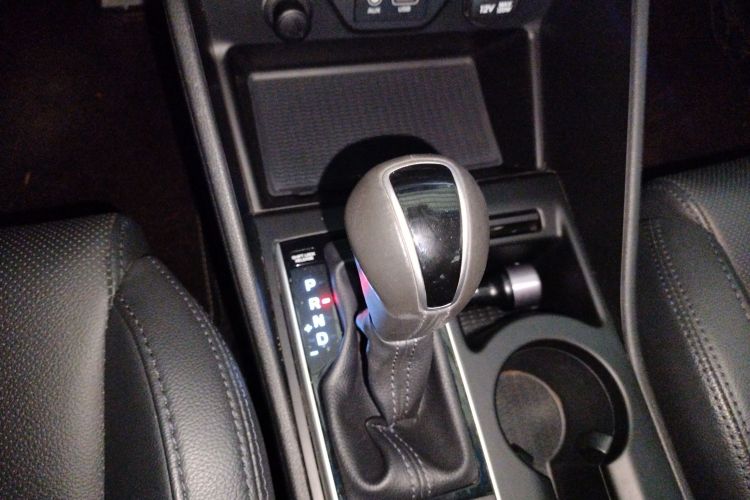 现代 途胜 2015款 1.6T 双离合四驱尊贵型局部细节18