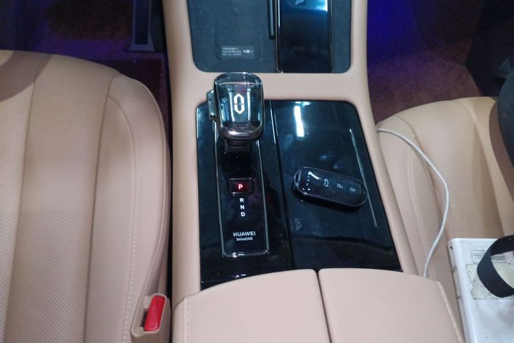 鸿蒙智行 问界M7 2024款 1.5T 后驱Plus版 5座中控内饰18