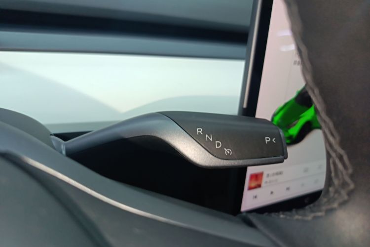 特斯拉 Model Y 2021款 长续航全轮驱动版 3D7中控内饰18