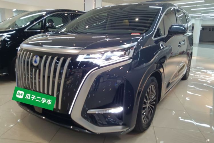 腾势D9 2022款 EV 600 四驱旗舰型车身外观1