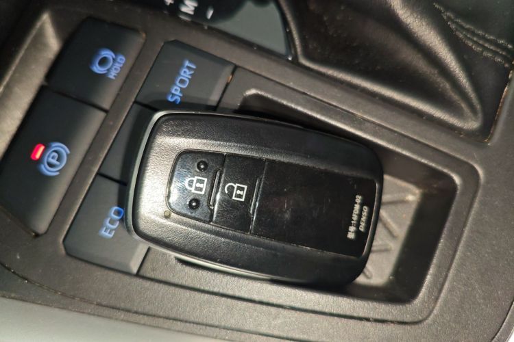 丰田 RAV4荣放 2022款 2.0L CVT两驱风尚Plus版中控内饰7001