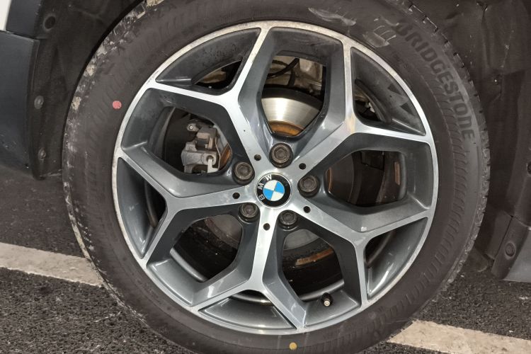 宝马X1 2018款 xDrive20Li 尊享型车身外观6008