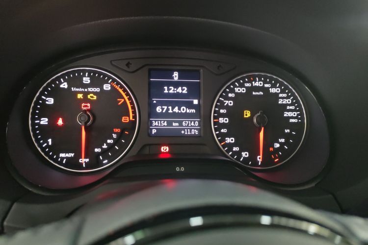 奥迪A3 2018款 30周年年型 Limousine 35 TFSI 时尚型中控内饰14