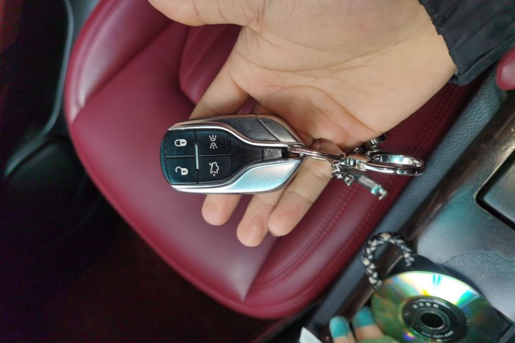 玛莎拉蒂 Ghibli 2014款 3.0T 标准版中控内饰11