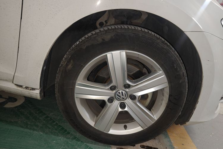 大众 高尔夫 2015款 1.4TSI 自动舒适型车身外观10