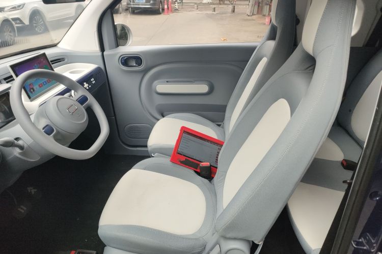 奔腾小马 2025款 222km 玲珑马中控内饰19