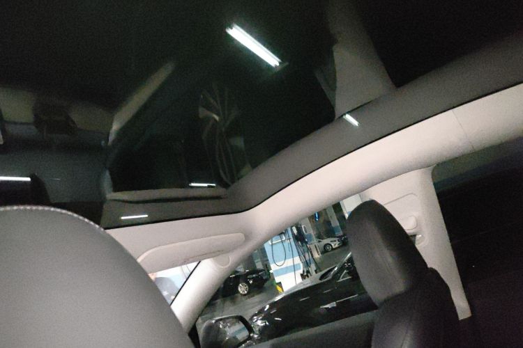 特斯拉 Model Y 2022款 后轮驱动版中控内饰22