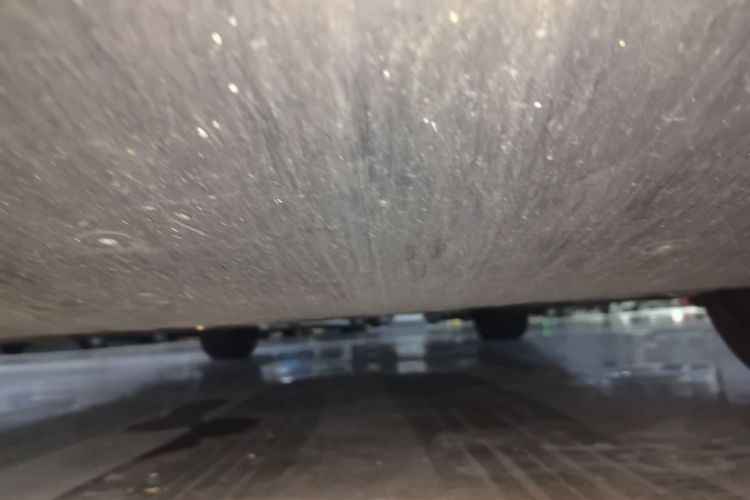 特斯拉 Model Y 2021款 长续航全轮驱动版局部细节9008