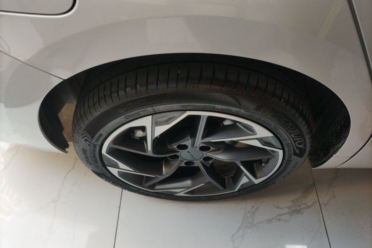 埃安 AION S MAX 2024款 80 星辰版 磷酸铁锂车身外观6008