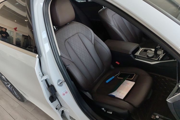 宝马3系 2022款 320Li M运动套装局部细节41