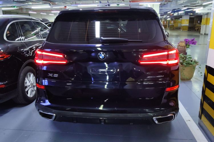 宝马X5(进口) 2022款 xDrive40i 尊享型 M运动套装车身外观6