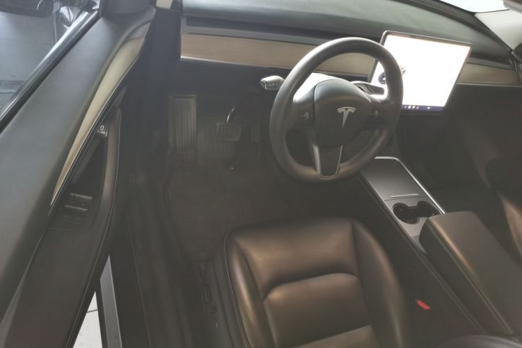 特斯拉 Model Y 2021款 标准续航后驱版中控内饰20