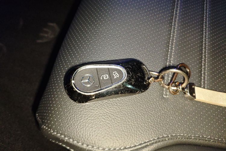 奔驰C级 2024款 C 260 L 运动版中控内饰7001